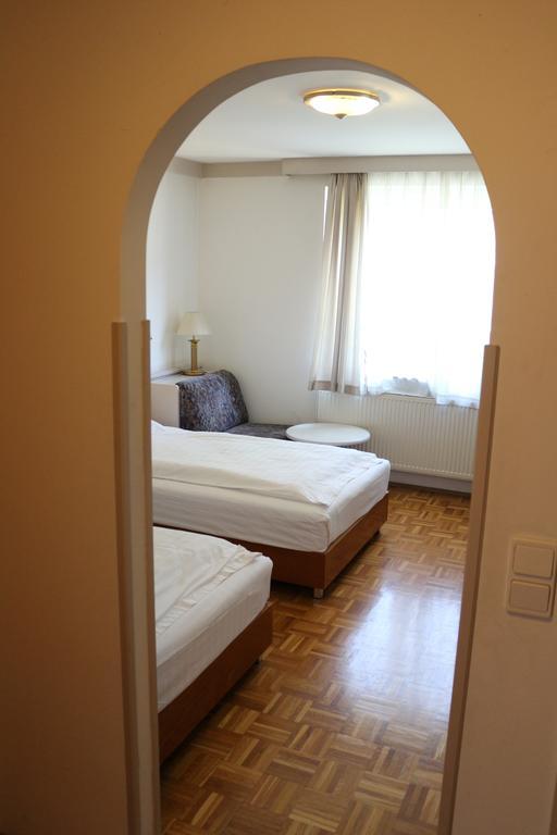 Hotel Wasserpalast Graz Kamer foto