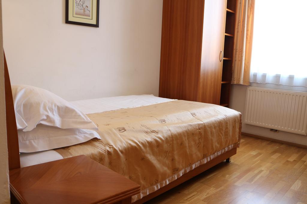 Hotel Wasserpalast Graz Kamer foto