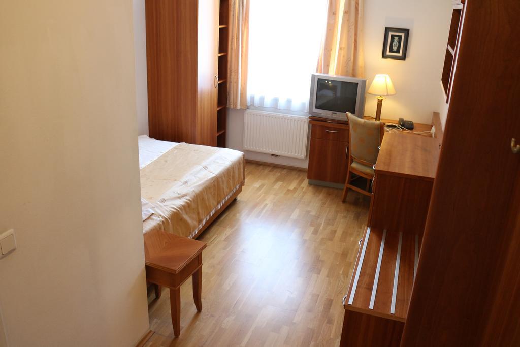 Hotel Wasserpalast Graz Kamer foto