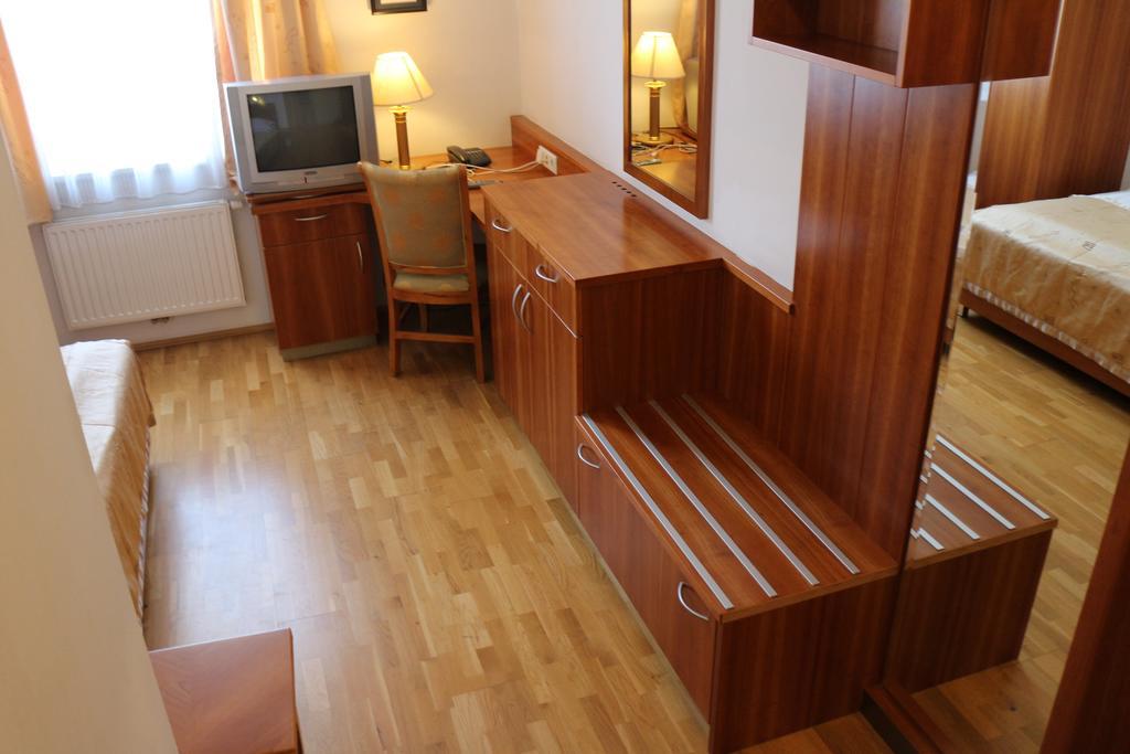 Hotel Wasserpalast Graz Kamer foto